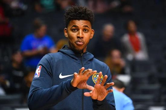 鹈鹕在第二 鹈鹕在第二