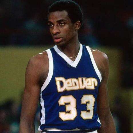 迫使北京首 迫使北京首